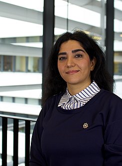 Frau  Farzaneh Mirzapour